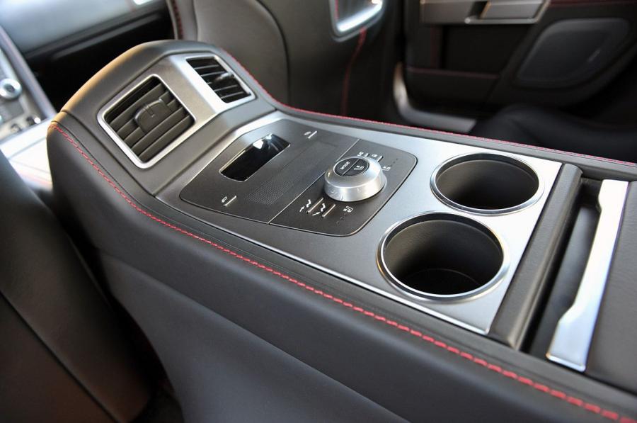 Детали интерьера Aston Martin Rapide S 2013 года  (NA) (фото 38 из 94)
